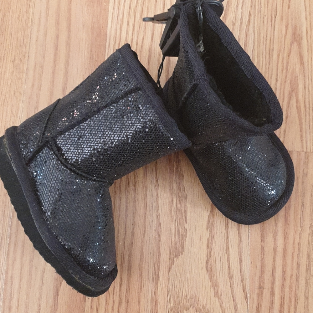 Baby Girls boot shine size 4